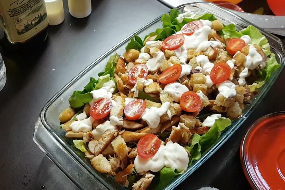 JELO KOJE JE NAJPOPULARNIJE DA SE JEDE LETI, A OVO JE NAJBRŽI RECEPT: Ukus je kao iz NAJBOLJIH RESTORANA