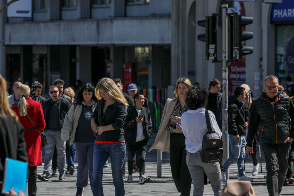 FOTOGRAFIJE NEKADAŠNJIH BEOGRAĐANKI IZAZVALE BURU NA MREŽAMA: Svi komentarišu jednu DRASTIČNU RAZLIKU (FOTO)