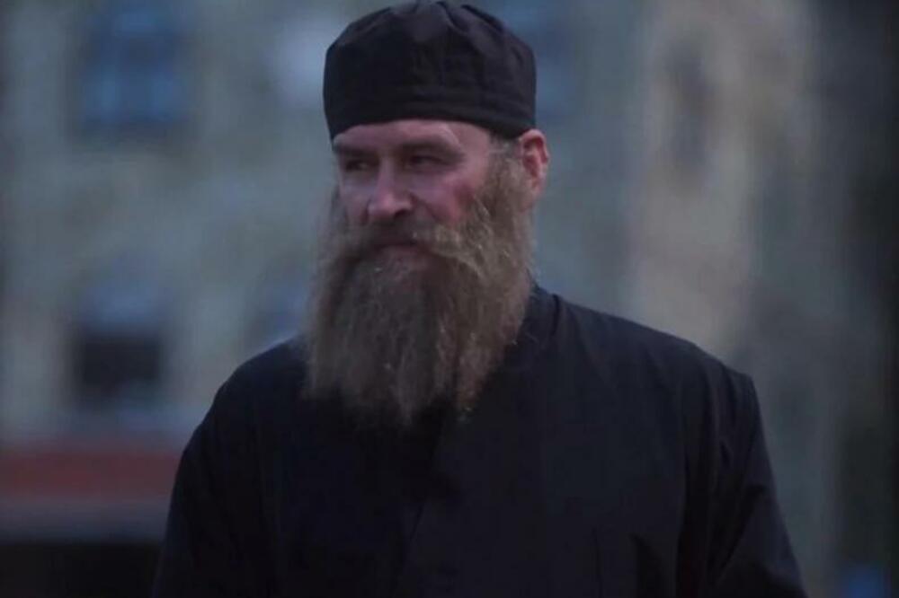 OVI GLUMCI SU NAJMISTERIOZNIJI U DOMAĆIM SERIJAMA: Monah iz "Tajne vinove loze" zaprepastio sve!