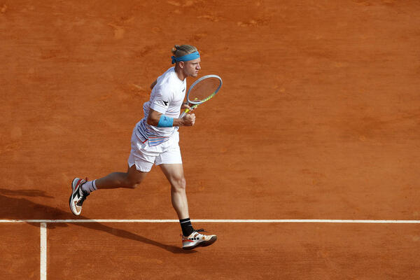POBEDIO ĐOKOVIĆA PA REKAO ČUDNE STVARI: Svi na stadionu nisu mogli da veruju u ono što su čuli!