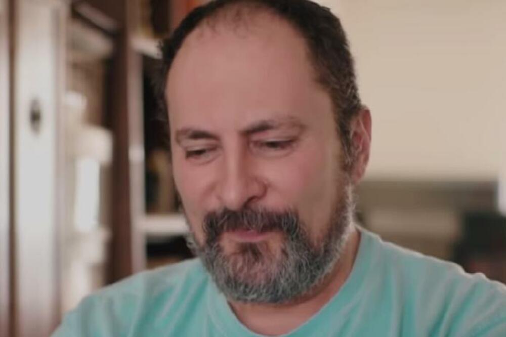 ON GOVORI 24 JEZIKA, A NAJEŽIĆETE SE KADA ČUJETE ČIME SE BAVI: Otkrio ČEMU SADA ŽELI DA SE POSVETI (VIDEO)