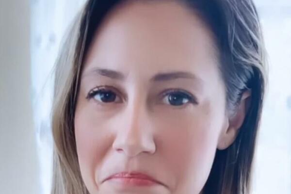 ZBOG OVOG ŠTO RADI SEDEĆI U FOTELJI ZGRĆE OGROMNU LOVU: Kada vidite koliko pomaže, i vi ćete OTIĆI KOD NJE