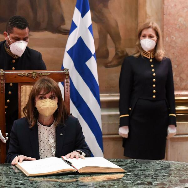 I PREDSEDNICA BALKANSKE ZEMLJE POZITIVNA NA KORONU!