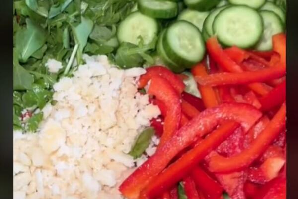 LJUDI MASOVNO DELE RECEPT BELE HADID: Za ovom salatom su svi POLUDELI (VIDEO)