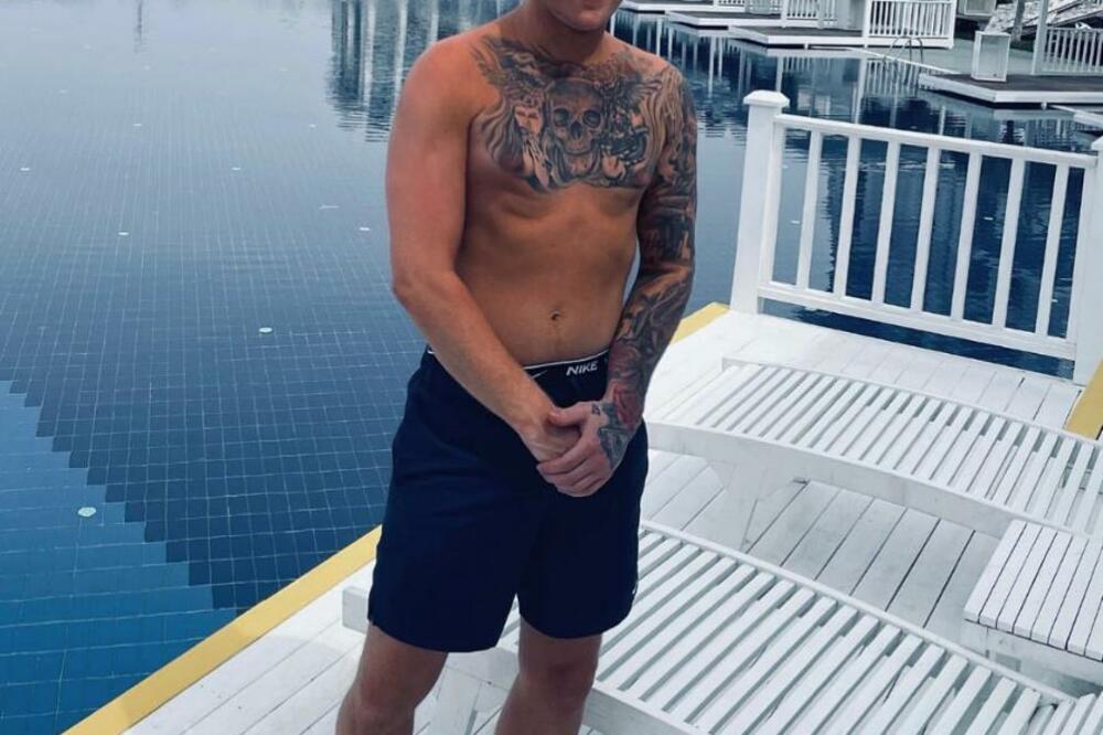 ŠOKANTNO! Rijaliti učesnik zamalo ostao BEZ VIDA, oba oka su mu STRADALA ZBOG OVOGA (FOTO)