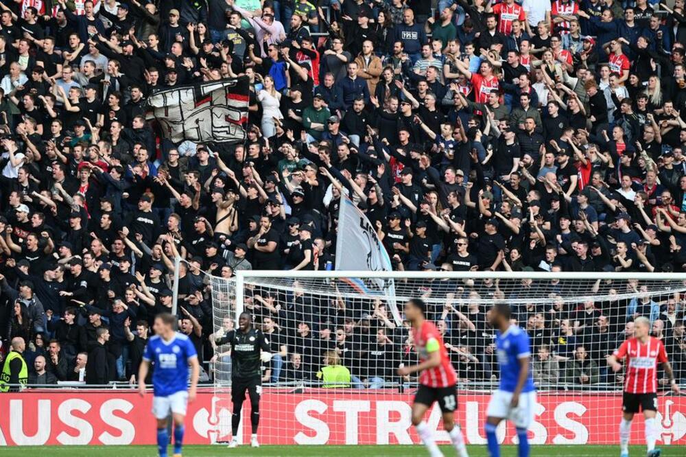 LISICE UŠLE U ISTORIJU: Posle velikog preokreta se plasirale u polufinale Lige konferencija, PSV ostao u suzama!