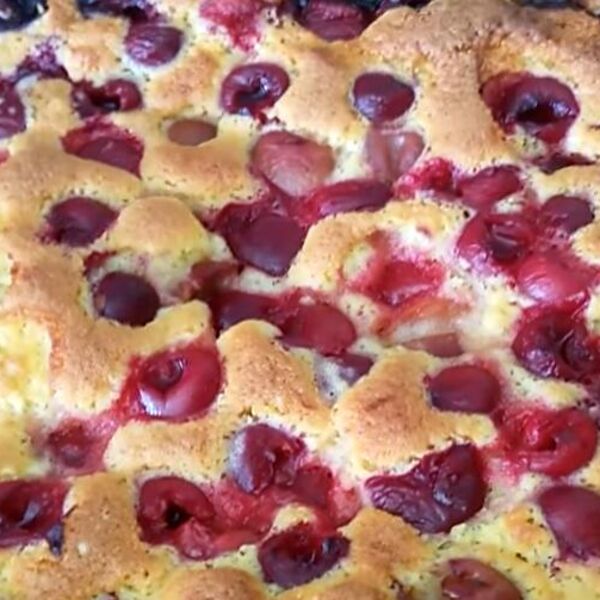 Recept za sočni kolač sa višnjama: Bez mleka i jaja - posni desert koji oduševljava, lagan kao pero za stomak!