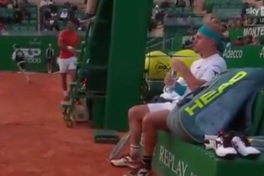 ŠTO MU JE OVO TREBALO? Đoković ponovo rizikovao SUSPENZIJU! (VIDEO)