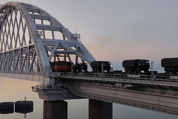 VELIKI INCIDENT NA KRIMSKOM MOSTU: Čule se EKSPLOZIJE, ima POGINULIH?