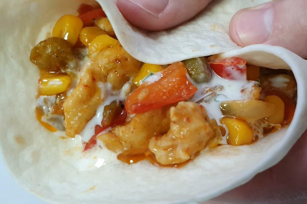 JEFTINA VEČERA IZ TIGANJA ZA 10 MINUTA OD NAMIRNICA KOJE VEĆ IMATE: Samo 1 sud je prljav, A SVI SITI (RECEPT)