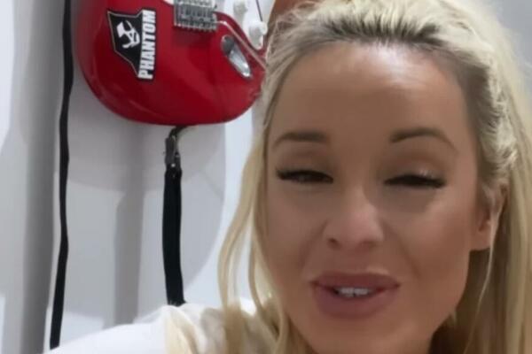 MANEKENKA URADILA SRAMNU STVAR, SVI OSTALI ZATEČENI: Kada vidite njene SNIMKE, biće vam jasnije (VIDEO)