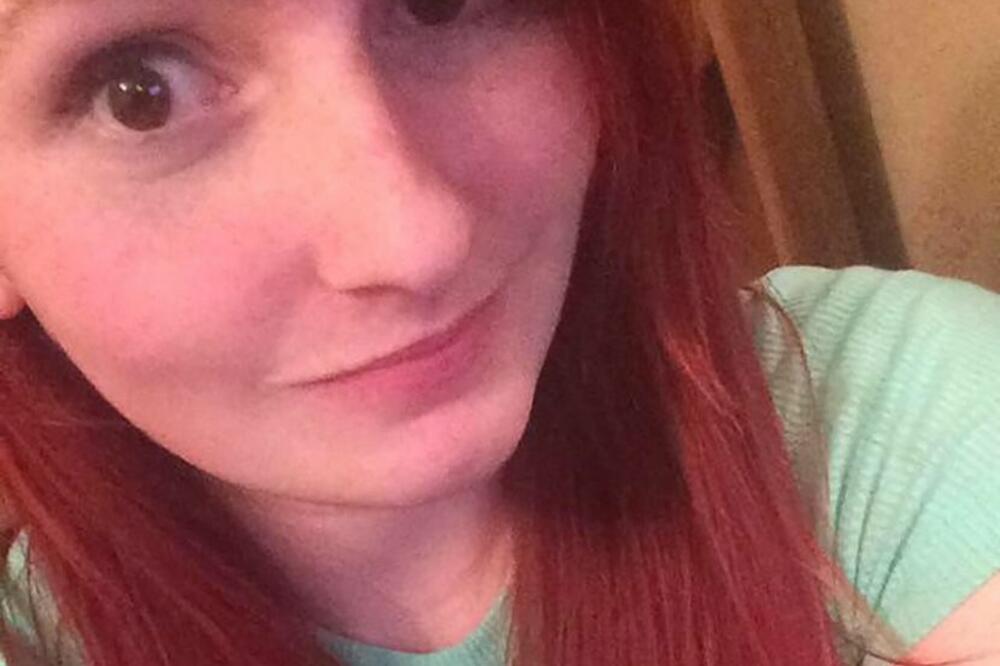 TREBAO DA SE NAĐE SA DEVOJKOM, A ONDA JU JE OSTAVIO SA BRAĆOM: Molila je Boga da se što pre završi (FOTO)