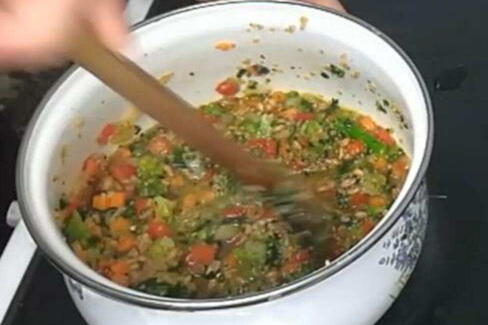 OVE 3 NAMIRNICE SU PRAVI MELEM ZA CREVA: Ne postoji NIŠTA BOLJE ZA PROBAVU I VARENJE