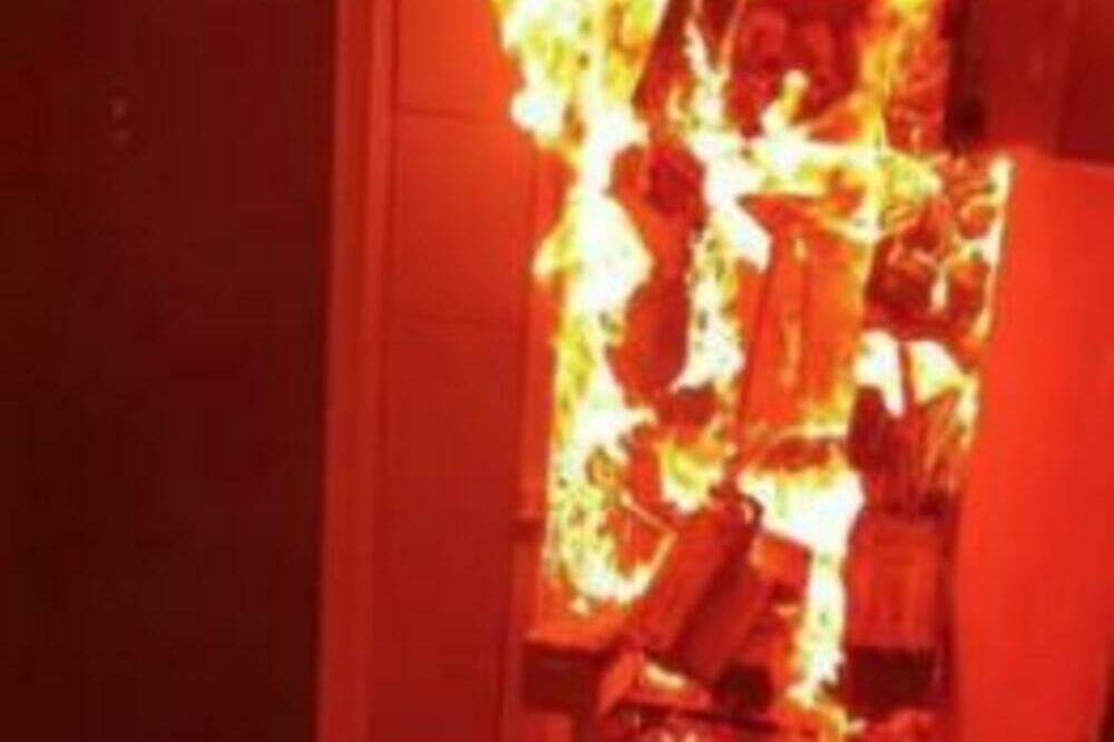 "UZELI SMO BEBU IZ KREVECA I OTRČALI": Potresna ispovest stanara nakon POŽARA na Novom Beogradu!