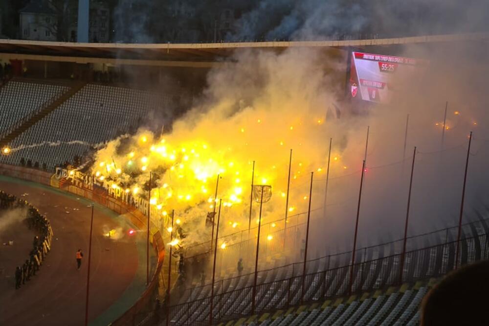 GORI MARAKANA - Bakljade DELIJA I GROBARA! (FOTO/VIDEO)