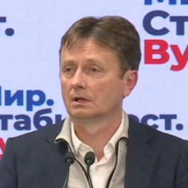 DARKO GLIŠIĆ IMAO MOŽDANI UDAR, U TEŠKOM JE STANJU! Predsednik Vučić stigao u bolnicu