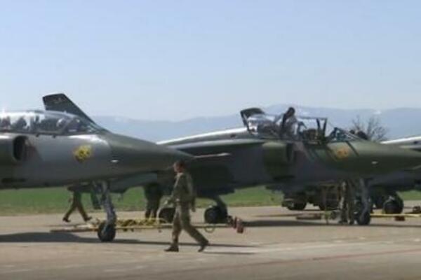 POTPORUČNICI SPREMNI ZA "ORLOVE": Mladi srpski piloti "preleteli" u poznatu bombardersku eskadrilu