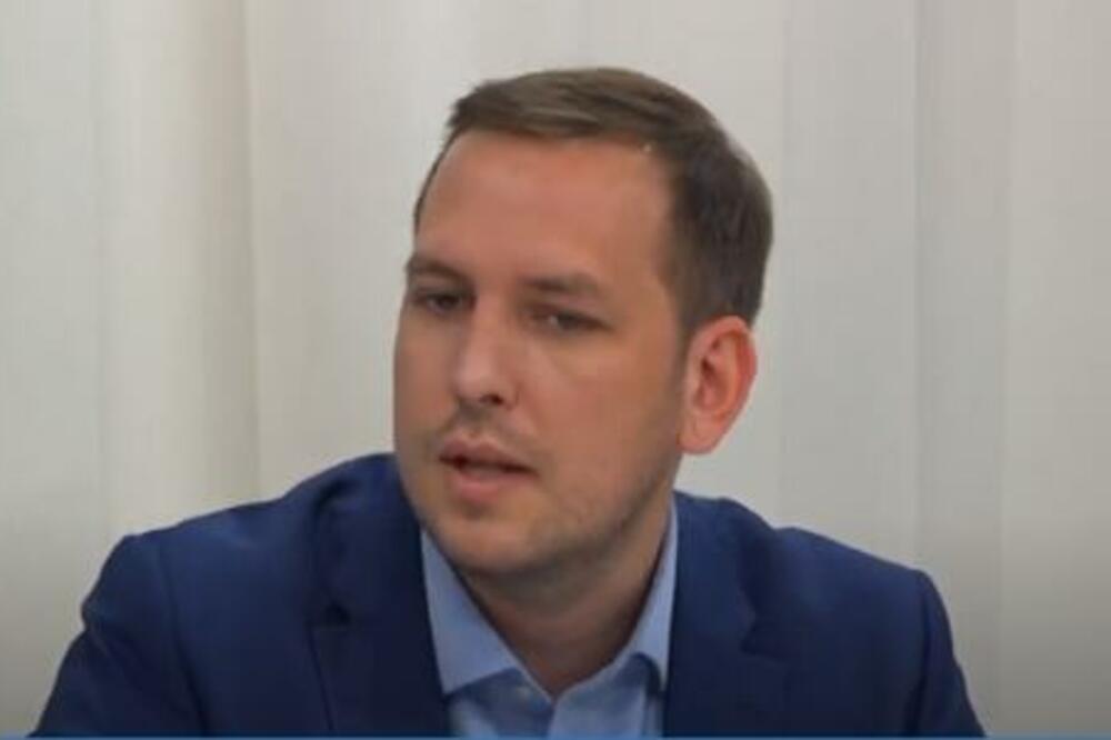 OVO JE HEROJ IZ BEOGRADSKOG TRŽNOG CENTRA: Narodni poslanik Dejan Kesar uhvatio LOPOVA! (FOTO)