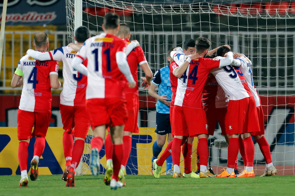 LALE BOLJE OD ČARAPANA! Golčina sa dvadeset metara! (VIDEO)