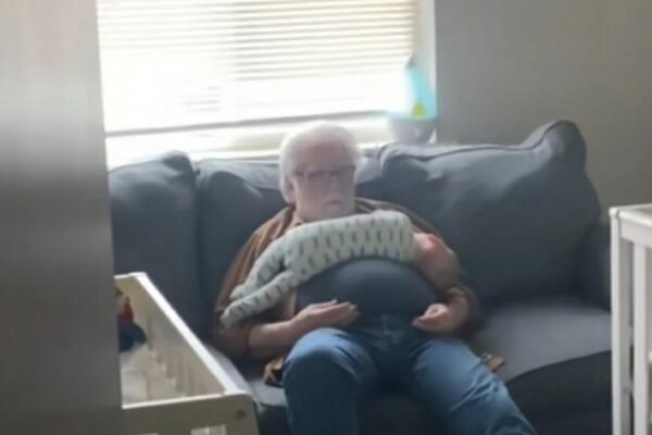 OSTAVILA JE DETE NA ČUVANJE, KAD SE VRATILA IMALA JE ŠTA I DA VIDI: Fotografija u trenu obišla sve (VIDEO)