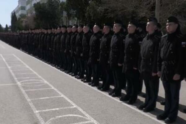 OBJAVLJEN SNIMAK PREŽIVELIH SA KRSTARICE MOSKVA: Mornari prikazani prvi put od potonuća LEGENDARDNOG broda! (VIDEO)