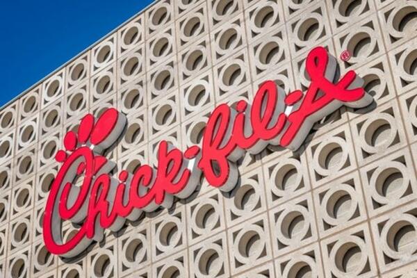 U POZNATOM LANCU BRZE HRANE OD RADNIKA NIKADA NEĆETE ČUTI JEDNU REČENICU: Ovo je nepisano pravilo američkog giganta