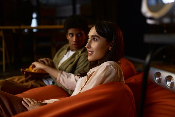 EVO ZBOG ČEGA SE VEZUJEMO ZA NJIH: Naučnici otkrili ZAŠTO SMO TUŽNI KADA SE OMILJENA SERIJA ZAVRŠI