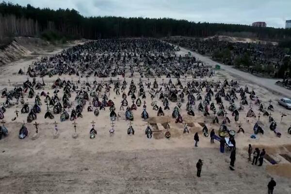 JEZIV PRIZOR U IRPINU PORED KIJEVA, KOPANJE SVEŽIH GROBOVA: Pronađeno 269 tela!