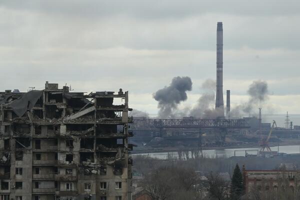 BORIĆEMO SE DO KRAJA, GRAD JOŠ NIJE PAO: Reči ukrajinskog premijera odzvanjaju Mariupoljom