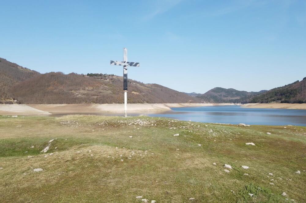 SABLASNE SLIKE SA POZNATOG SRPSKOG JEZERA: Najlošija situacija u poslednjih 10 godina! (FOTO)
