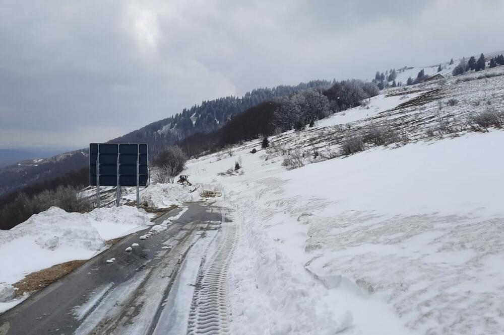 DVA DANA TRAJALA BORBA SA SNEŽNIM NANOSIMA NA SRPSKOJ PLANINI: Kakav prizor u aprilu (FOTO)