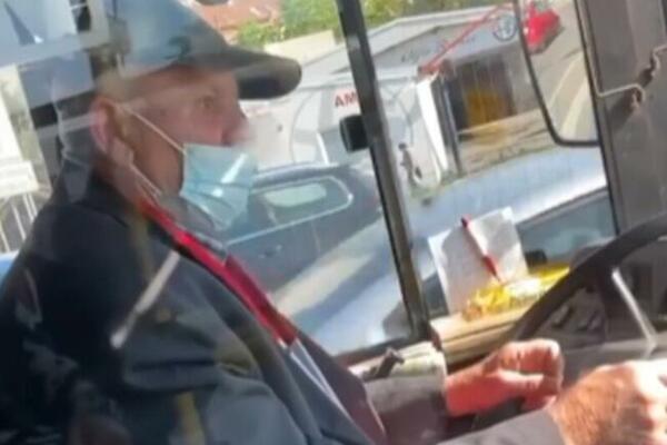 "DA JA U 9. MESECU JEDEM G**NA?" Skandalozan snimak iz autobusa u Beogradu, NA METI TRUDNICA! (VIDEO)