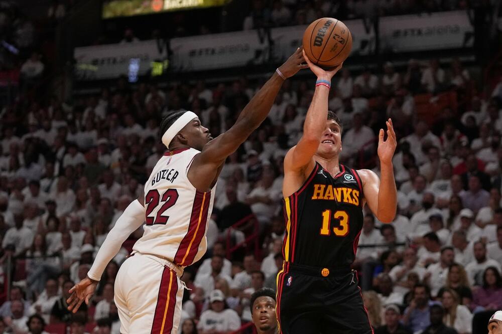 Batler i Bogdanović u duelu