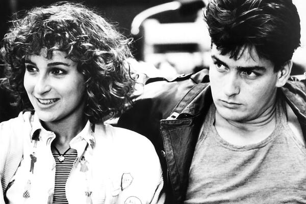 DOK JE GLUMILA U PRLJAVOM PLESU SVI SU IMALI PRLJAVE MISLI: Evo kako danas izgleda VATRENA BEJBI, bićete IZNENAĐENI