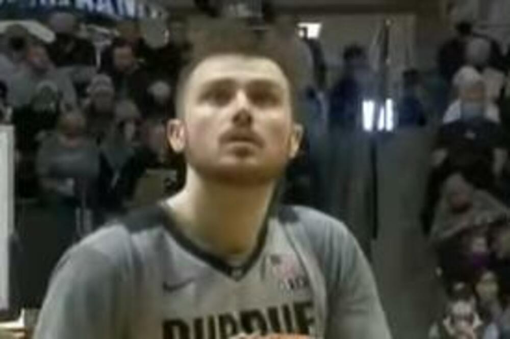 SRBIN IZ AMERIKE ZA KOGA SE SVI RASPITUJU: Zvao ga Partizan, otac mu igrao za Zvezdu, Pešić ga vidi u dresu Srbije