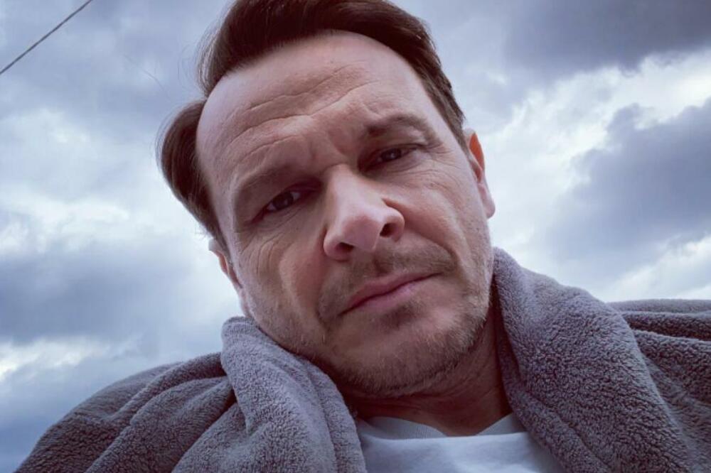 ENIS BEŠLAGIĆ OČAJAN I SLOMLJEN OD TUGE MORAO DA SE OGLASI: "Počivaj u miru dobro dete"