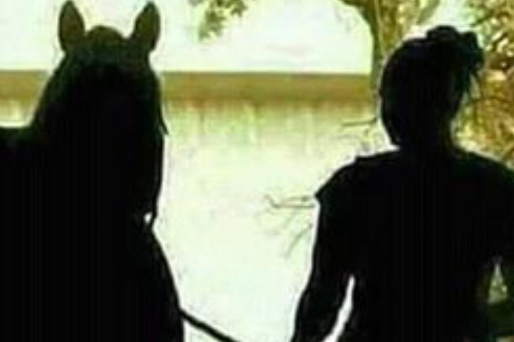 FOTOGRAFIJA OKO KOJE LJUDI NE MOGU DA SE DOGOVORE: Radi se o DEVOJCI na slici (FOTO)