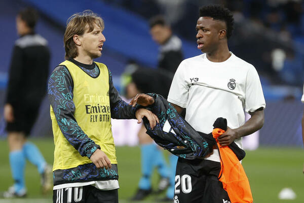 "ON JE MAGARAC! Igra kao đavo a mnogo toga ne zna" SMATRAJU GA JEDNIM OD NAJBOLJIH A ZEMLJAK GA SOČNO "ČASTIO"!