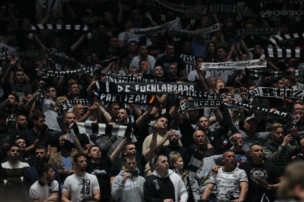 KK Partizan, KK Bursa, Košarka
