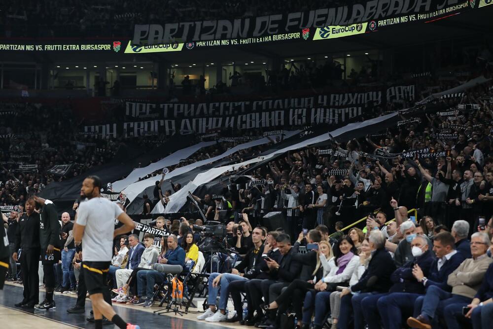 KK Partizan, KK Bursa, Košarka