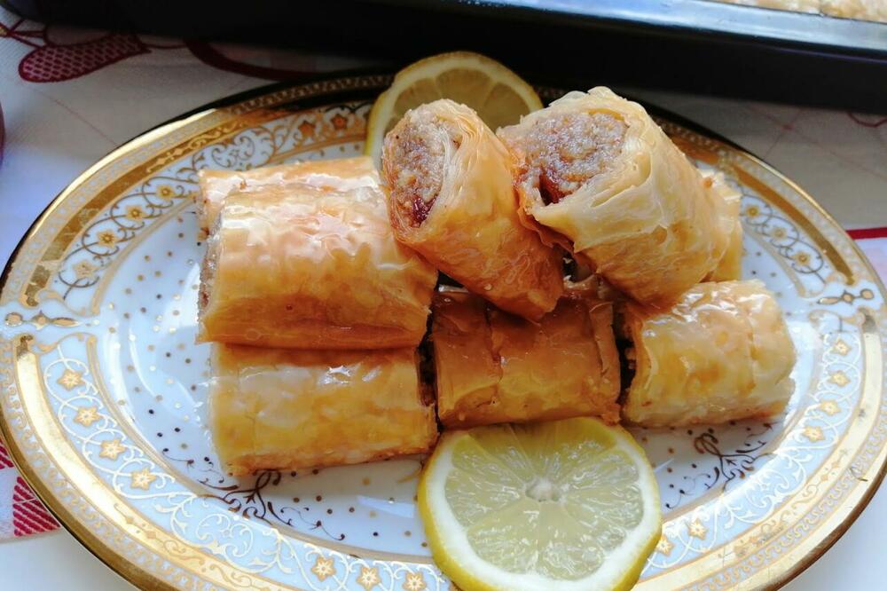 BAKA OTKRILA RECEPT ZA BAKLAVA-PITU SA VIŠNJAMA: Tajna je u 1 AROMATIČNOM PRELIVU
