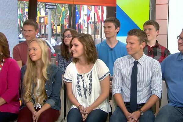 OSTALA JE TRUDNA SA SEDMORKAMA, CELA PLANETA JE ČULA ZA NJIHOVU PRIČU: Evo kako DANAS IZGLEDAJU (VIDEO)