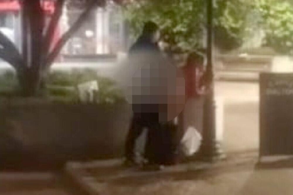 ŠOK! BLUDNIČILI PRED PROLAZNICIMA U ZEMUNU: Sada su pozvani u Prekršajni sud, evo kakva KAZNA ih čeka!