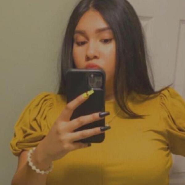 DEVOJKU (22) SAMLELA MAŠINA U FABRICI! Njena sestra za to vreme preko INTERNETA radila OVU STVAR (FOTO)