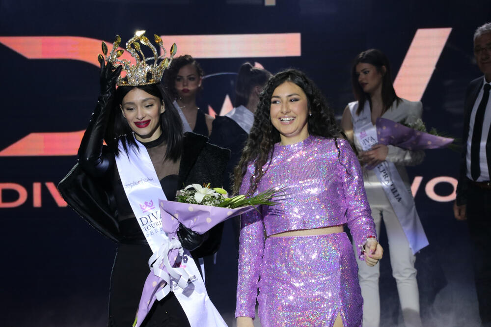 UMESTO SKUPOCENIH HALJINA SRPSKA NARODNA NOŠNJA IZ SREDNJEG VEKA: Ona je pobednica izbora za MIS TURIZMA! (FOTO)