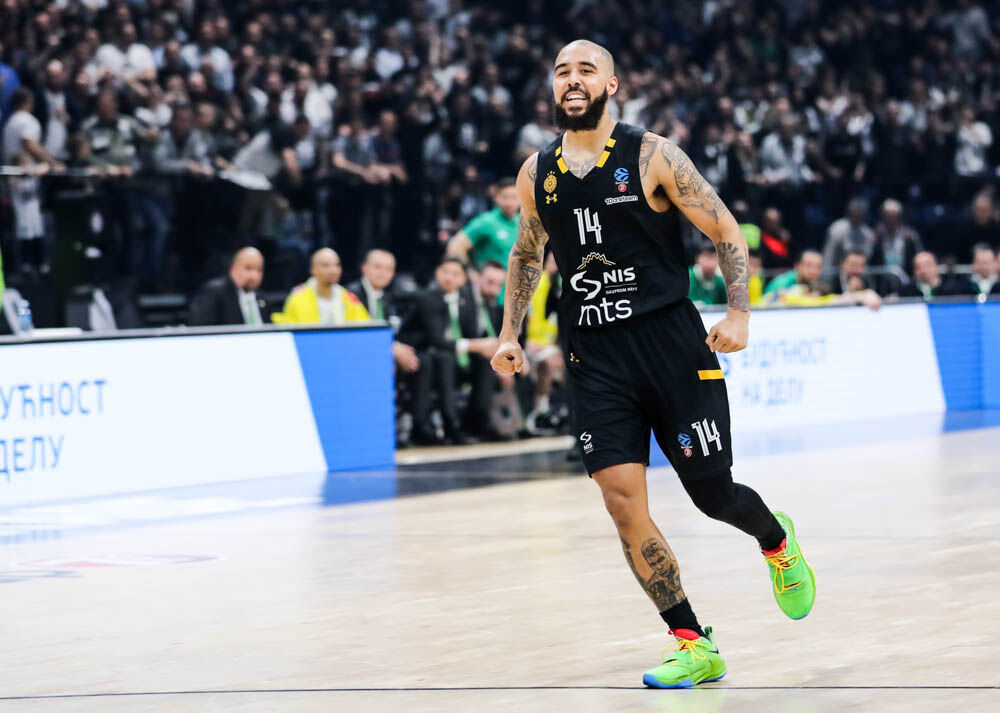 Dalas Mur dok je nosio dres Partizana