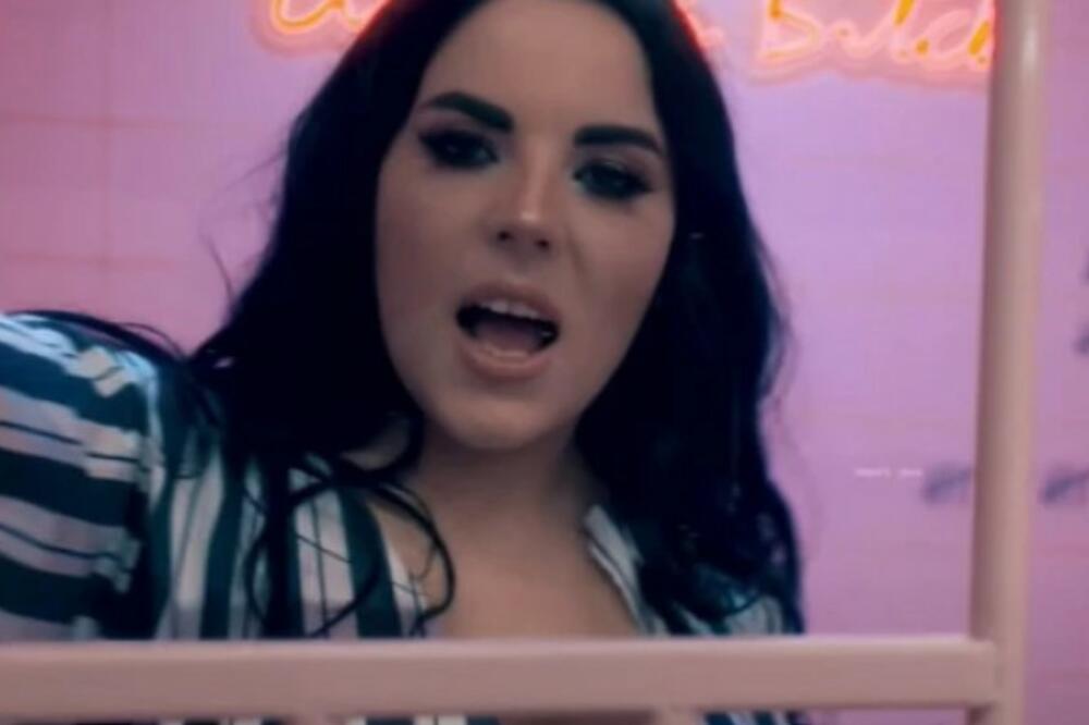 "HOĆU DA TE UBIJEM": Ceo BEOGRAD oblepljen skandaloznim PLAKATIMA!