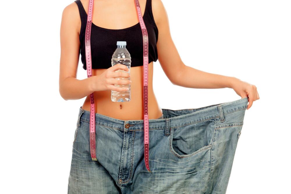 MESEC DANA JE PROVELA NA AUTOFAGIJI: Čekajte da čujete samo koliko je msršala, frapiraćete se