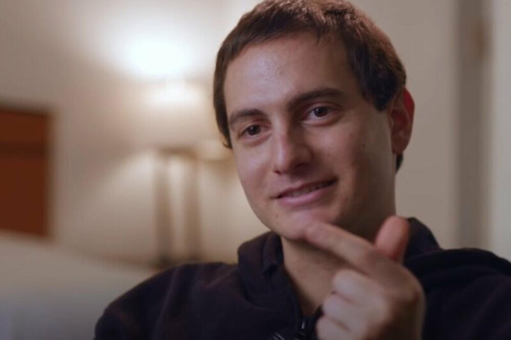 IMA 30 GODINA I ČEKA 55. DETE: Sada dolazi u Evropu i nudi ŽENAMA hit stvar, neće moći ODBITI (VIDEO)