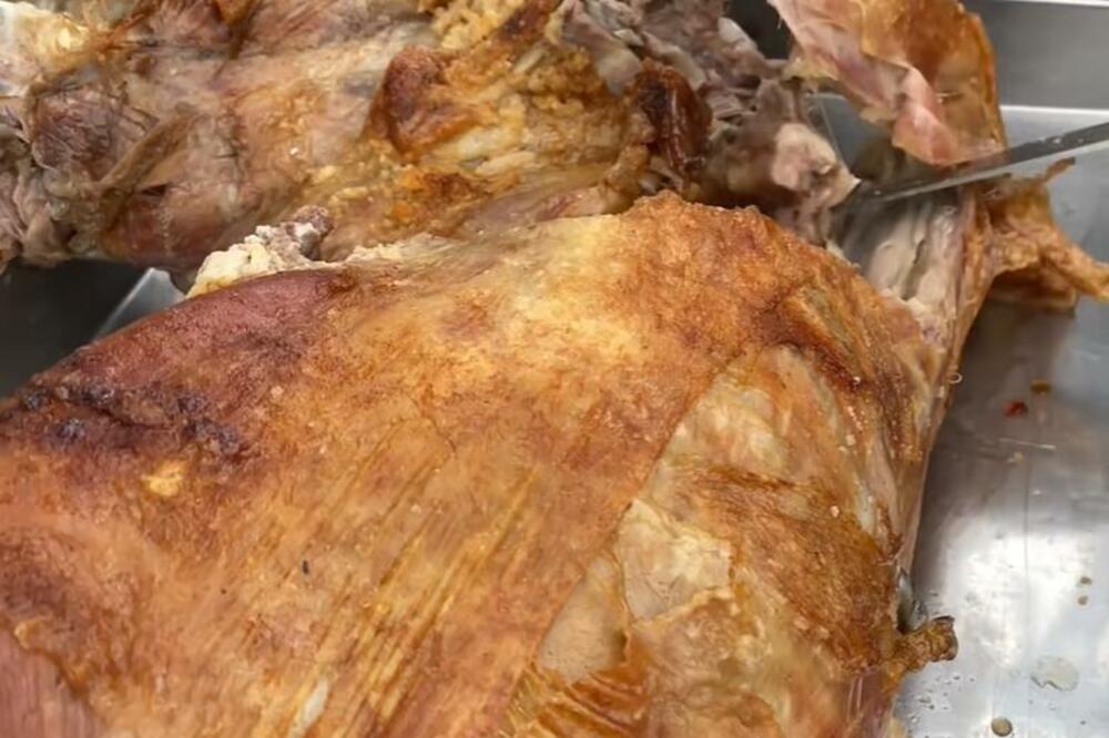 PRE PEČENJA JAGNJETINE OBAVEZNO URADITE JEDNU STVAR: Tajna je u OVOJ MARINADI, samo tako će ispasti MEKANA I SOČNA